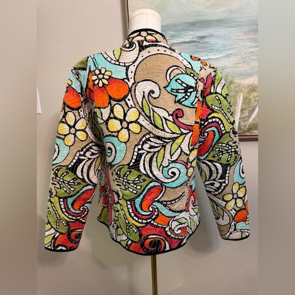 Chico’s Reversible Quilted Floral Embroidered Jacket Size 0 – Bold Boho Artwear - Picture 4 of 7